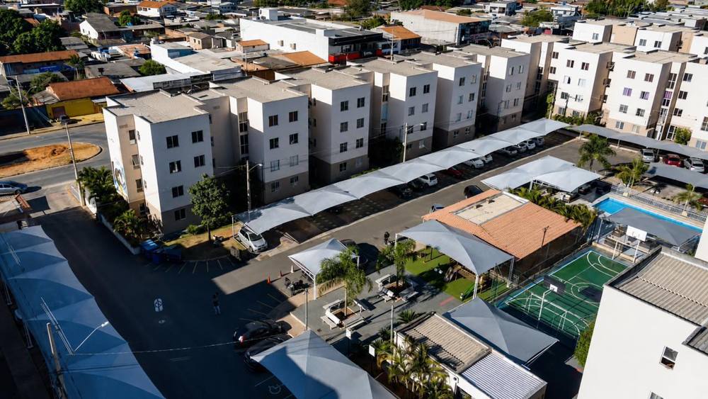 Vista aérea das garagens e área de lazer